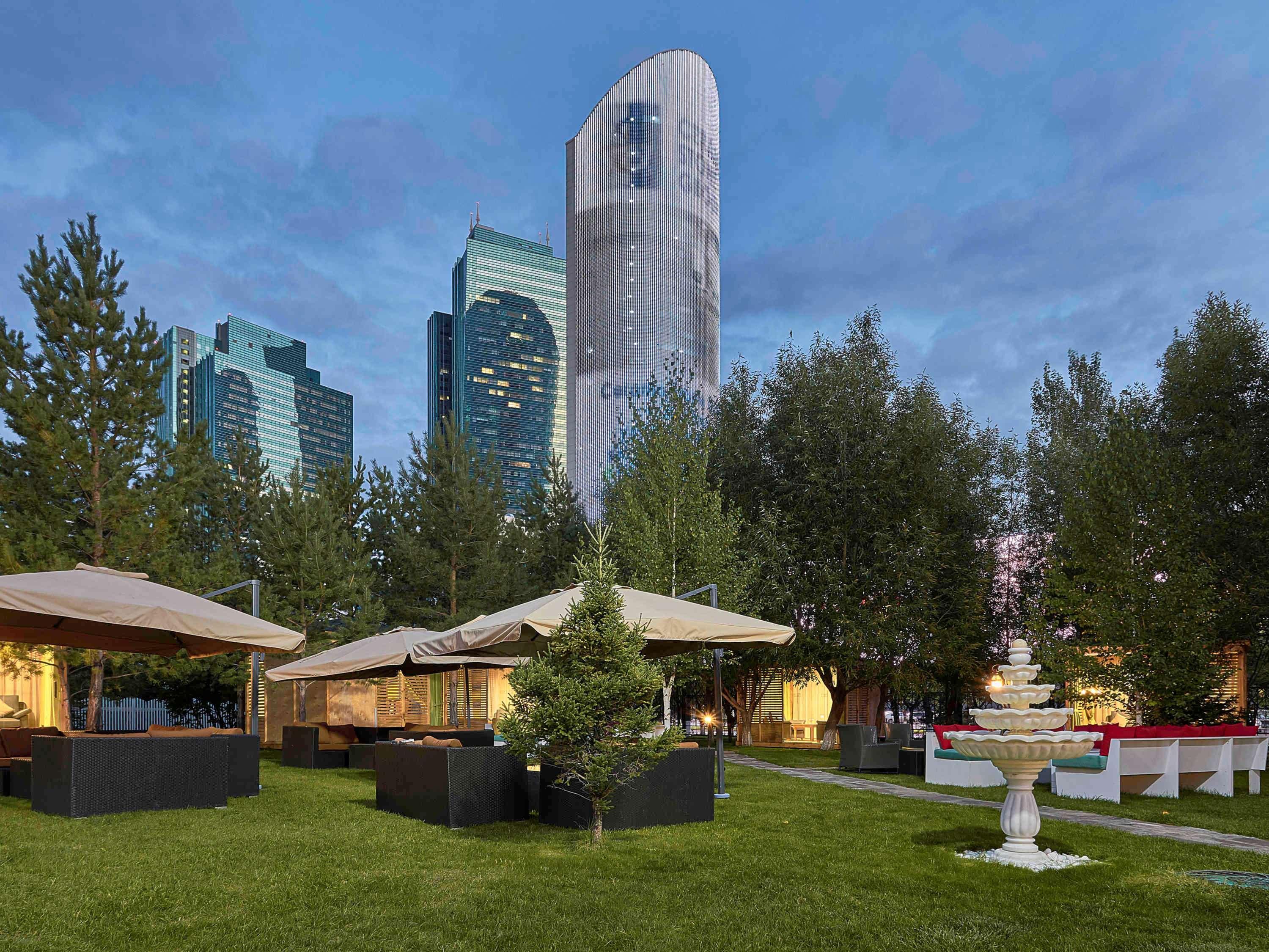 Rixos President Hotel Astana Экстерьер фото